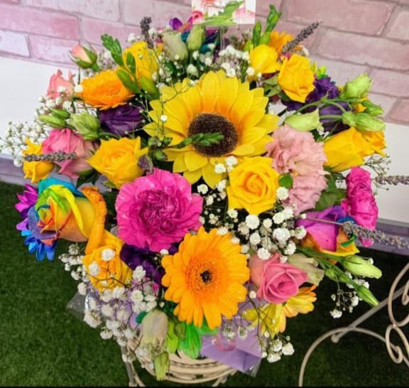 Sunflower with mixed roses